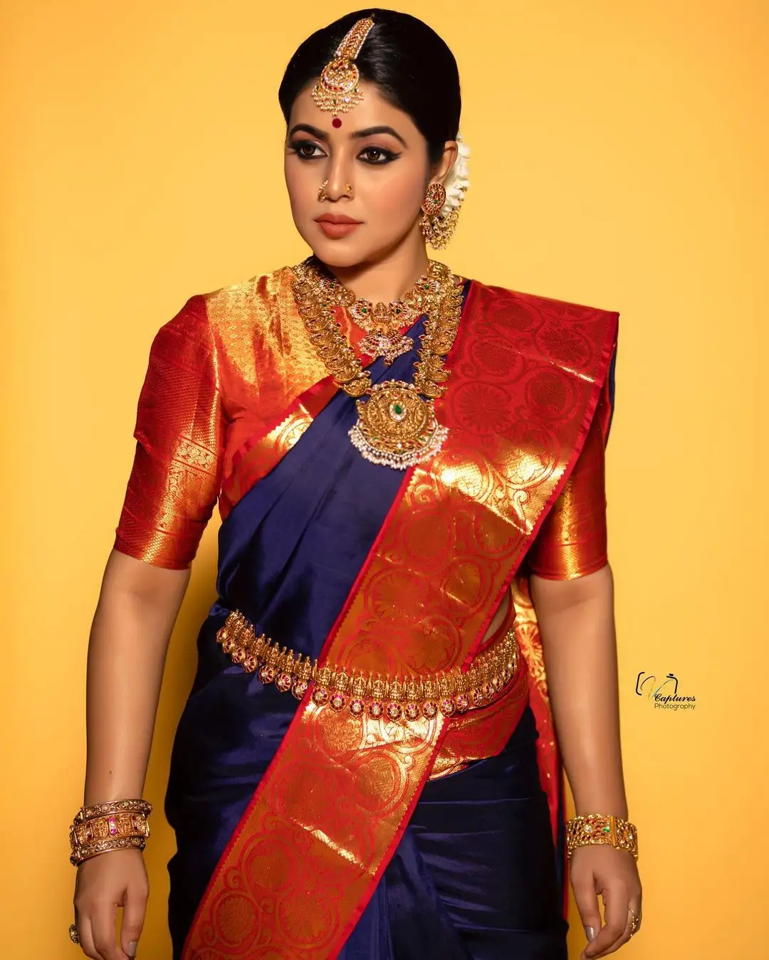 MALAYALAM GIRL SHAMNA KASIM IN BLUE PATTU SAREE RED BLOUSE 7